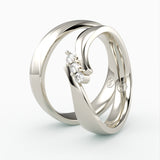 Vielsesringe med Elegant Bølget Design og 3 Diamant Sten - EG 58