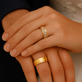 Vielsesringe med én central række diamanter og kantet finish – EG06