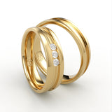 Guld vielsesringe med tre diamanter og dobbelt gravering – EG41 - side