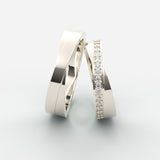 Moderne vielsesringe i hvidguld med facetslebne kanter og pavébesatte diamanter – EG08